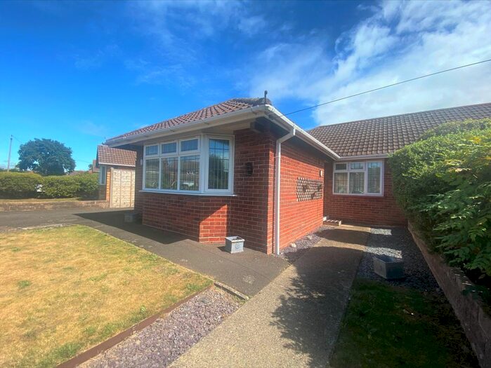 3 Bedroom Semi-Detached Bungalow To Rent In Cuckoo Lane, Stubbington, Fareham, PO14