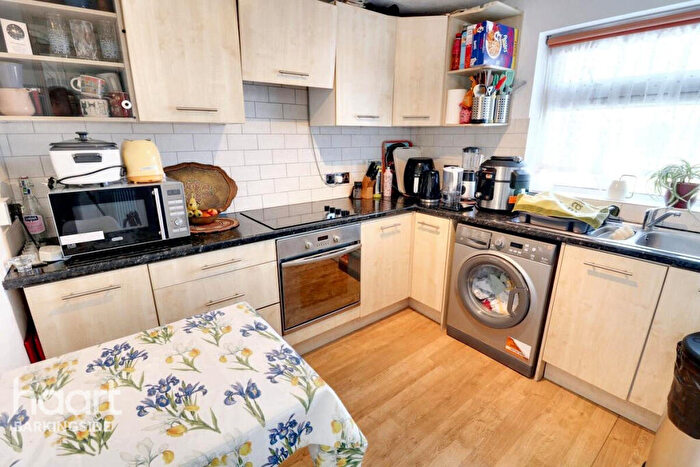 1 Bedroom Flat For Sale In Netley Road, Newbury Park, IG2