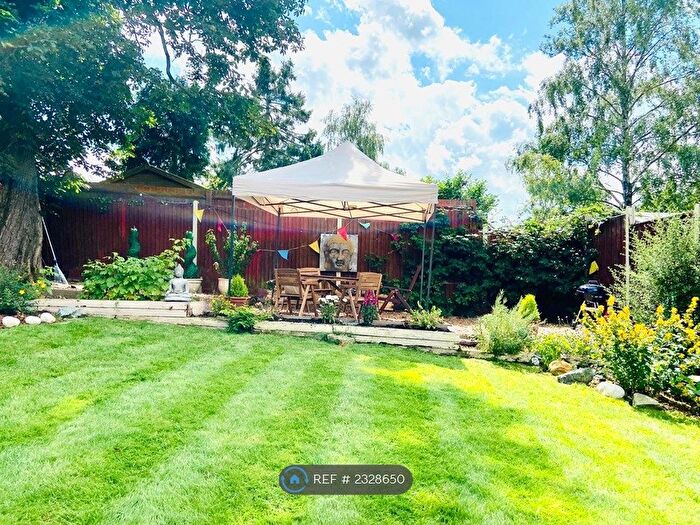 3 Bedroom Detached House To Rent In Porthallow Close, Orpington, BR6