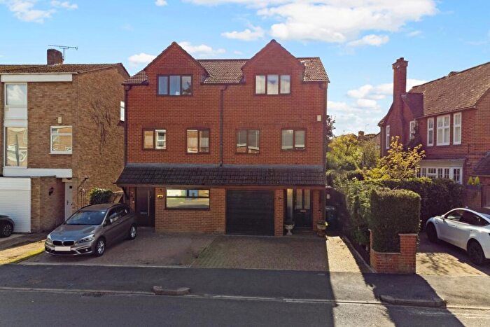 4 Bedroom Semi-Detached House To Rent In Harefields Oxford, OX2