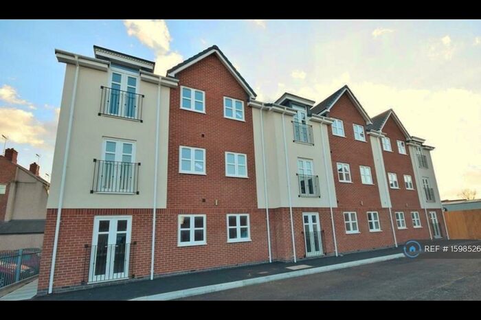 2 Bedroom Flat To Rent In Machine Square, Wrexham, LL13