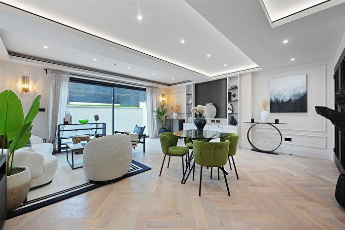 3 Bedroom Detached House For Sale In Ashfield Road, London, W3