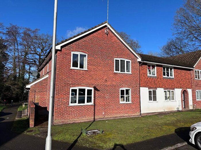 1 Bedroom Flat For Sale In Upshire Gardens, Bracknell, Berkshire, RG12