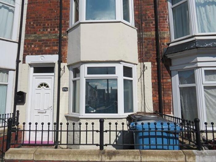 2 Bedroom House To Rent In De La Pole Avenue, Hull, HU3