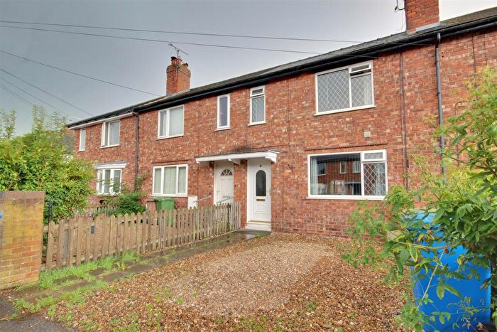3 Bedroom Terraced House For Sale In Thompson Avenue, Beverley, HU17