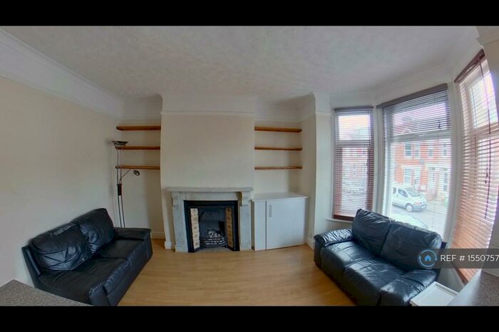 2 Bedroom Flat To Rent In Shakespeare Avenue, Southampton, SO17