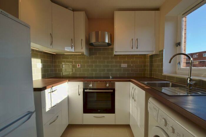2 Bedroom Flat To Rent In North Woodside Road, St Georges Cross, Glasgow, Lanarkshire, G20