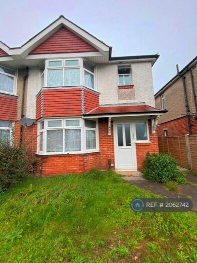 6 Bedroom Semi-Detached House To Rent In Burgess Road, Southampton, SO16