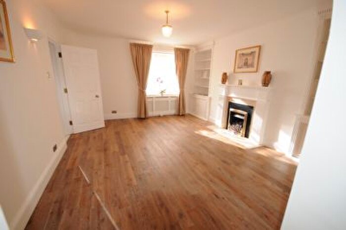 2 Bedroom Flat To Rent In Garden Flat, Westcombe Park Road, Blackheath, SE3