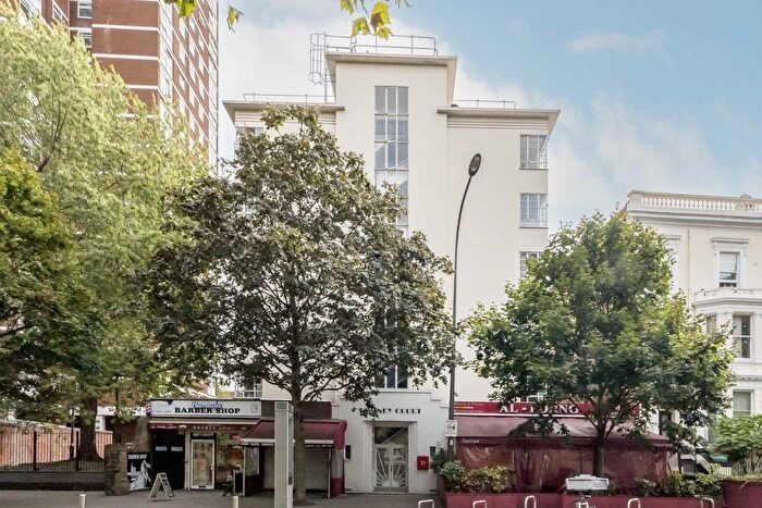 1 Bedroom Flat For Sale In Shepherds Bush Green, Shepherds Bush, W12