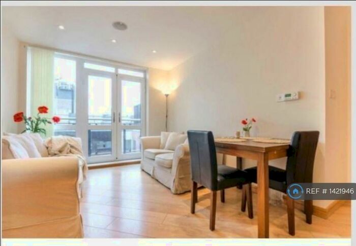 2 Bedroom Flat To Rent In Printing House Square, Guildford Town Centre, GU1