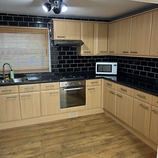 2 Bedroom Flat To Rent In Calder Grove, Edinburgh, EH11