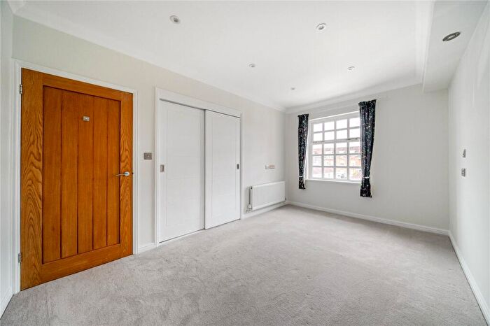 2 Bedroom Apartment To Rent In Ravens Court, Castle Village, Berkhamsted, Hertfordshire, HP4