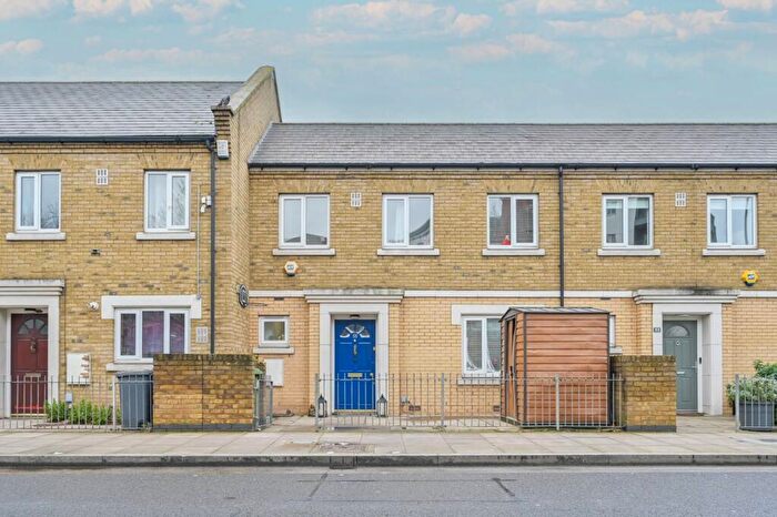 4 Bedroom House To Rent In Abbott Road, Poplar, London, E14