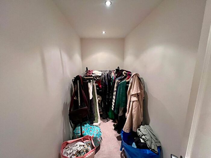 1 Bedroom Flat To Rent In Wells Walk, Ilkley, West Yorkshire, LS29