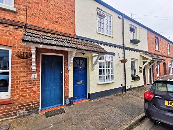 2 Bedroom Terraced House To Rent In Arthur Road, St. Albans, Hertfordshire, AL1