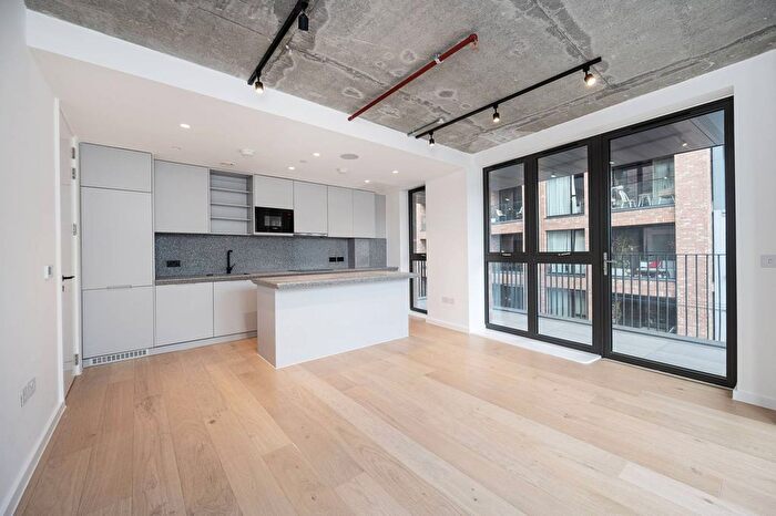 2 Bedroom Flat To Rent In Bayford Street, Dalston, London, E8