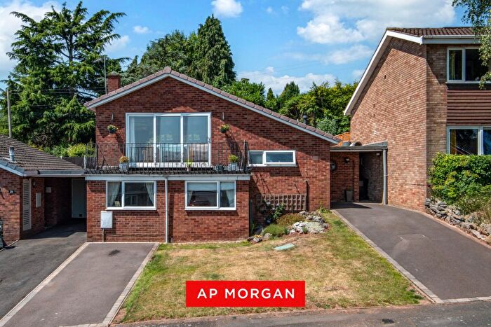 4 Bedroom Detached House For Sale In Westfields, Catshill, Bromsgrove, Worcestershire, B61