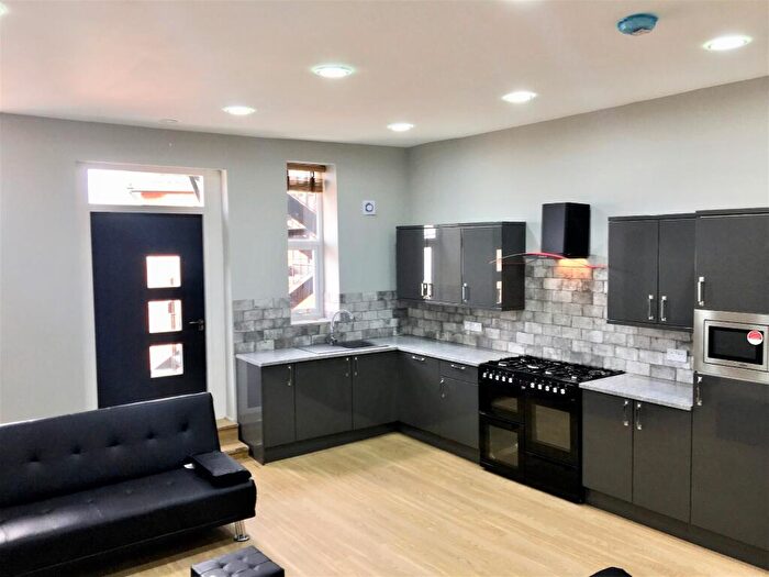 4 Bedroom Flat To Rent In Eslington Road, Jesmond, Newcastle Upon Tyne, NE2