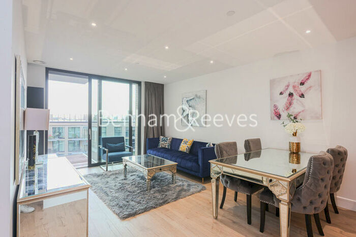 2 Bedroom Apartment To Rent In Neroli House, Piazza Walk, E1