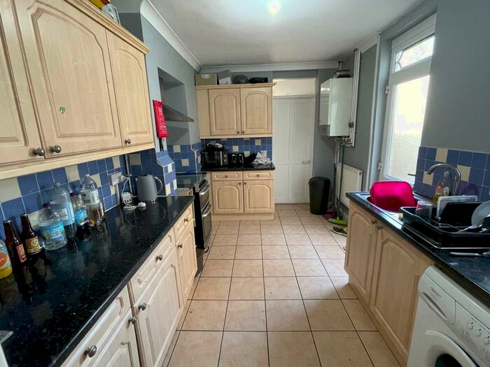4 Bedroom Terraced House To Rent In Diana Street, Cardiff(City), CF24