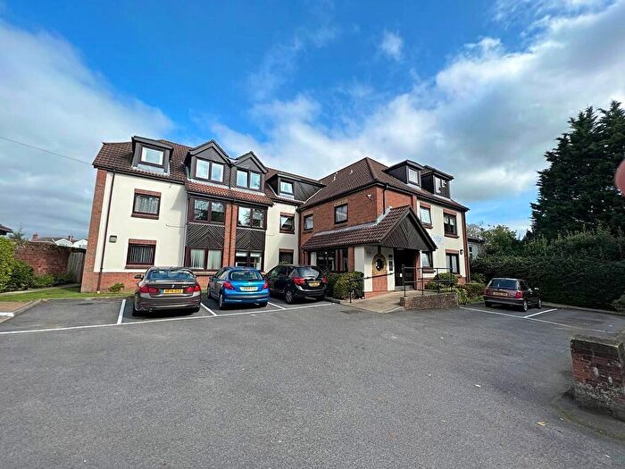 1 Bedroom Flat To Rent In Justine Court, Bitterne Road East, Southampton, SO18