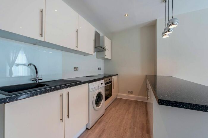 1 Bedroom Flat To Rent In Coombe Road, South Croydon, Croydon, CR0