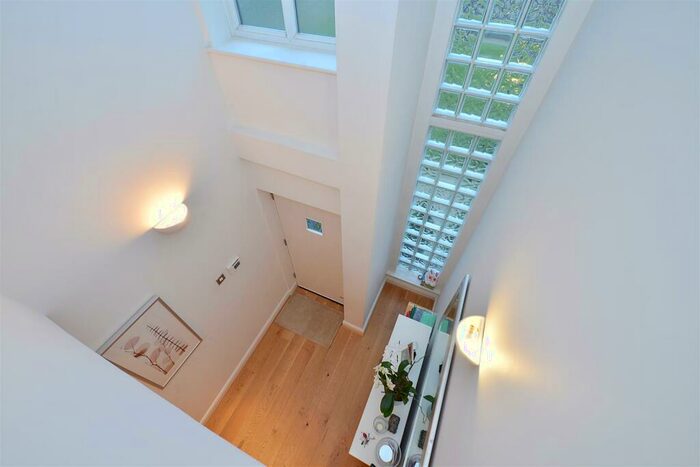 4 Bedroom Town House To Rent In Brightlingsea Place, Limehouse, London, E14