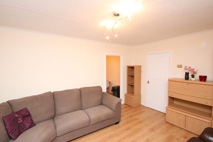 2 Bedroom Flat To Rent In Ardarroch Court, Pittordrie, Aberdeen, AB24