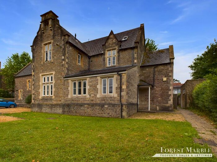 2 Bedroom Apartment To Rent In The Old School, Frome, BA11