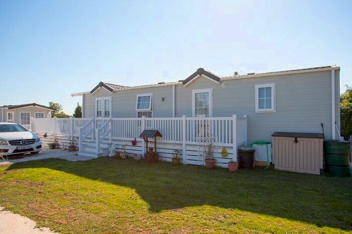 2 Bedroom Mobile/park Home For Sale In Bowdens, Langport, TA10