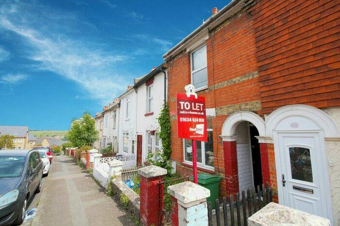 3 Bedroom Terraced House To Rent In Magpie Hall Road, Chatham, ME4