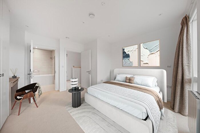 3 Bedroom Terraced House For Sale In Handley Drive Kidbrooke, SE3