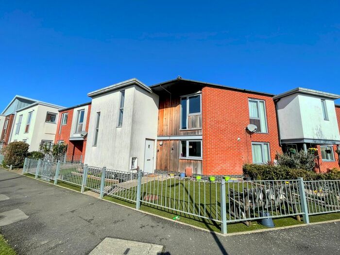 4 Bedroom Semi-Detached House To Rent In James Road, Gosport, PO13