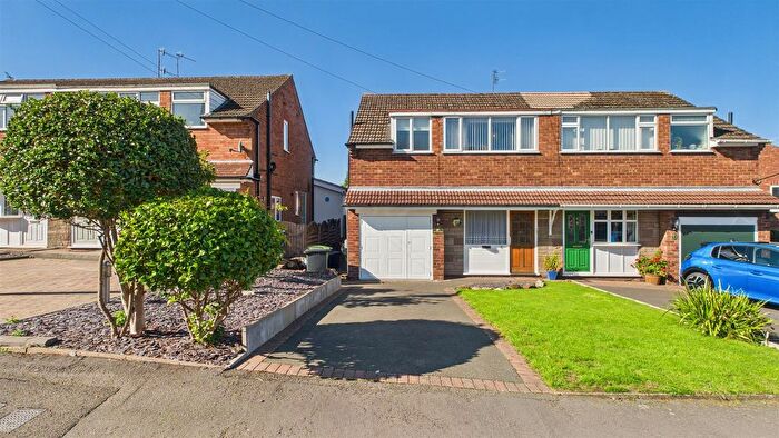 3 Bedroom Semi Detached House For Sale In Greenways, Halesowen, B63