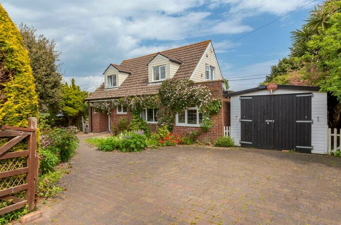 4 Bedroom Detached House For Sale In Gurnard, Isle Of Wight, PO31
