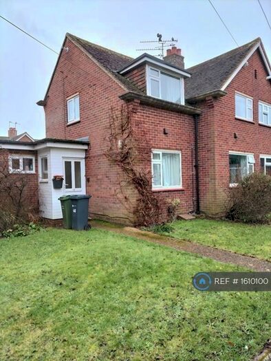 4 Bedroom Semi-Detached House To Rent In Broomfield, Guildford, GU2