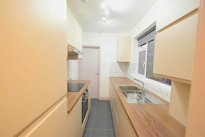 4 Bedroom End Of Terrace House To Rent In Westminster Road, Selly Oak, Birmingham, B29