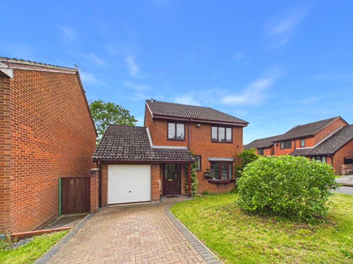 4 Bedroom Detached House For Sale In Ballamoor Close, Calcot, RG31