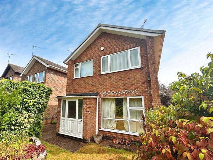 3 Bedroom Detached House For Sale In Southcliffe Road, Carlton, Nottingham, NG4