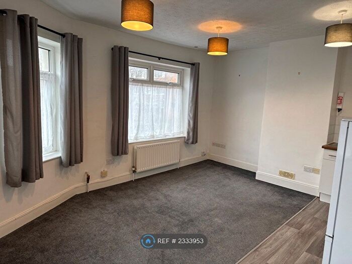 2 Bedroom Flat To Rent In Avonvale Road, Bristol, BS5