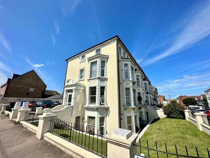 1 Bedroom Flat To Rent In Harold Road, Margate, CT9