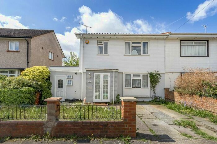 3 Bedroom Property To Rent In Winchester Road, Hanworth, Feltham, TW13