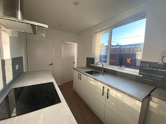2 Bedroom Flat To Rent In Westcott Avenue, South Shields, Tyne And Wear, NE33