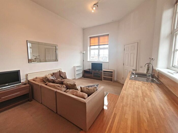 2 Bedroom Apartment To Rent In St Vincents Court, The Avenues, HU5