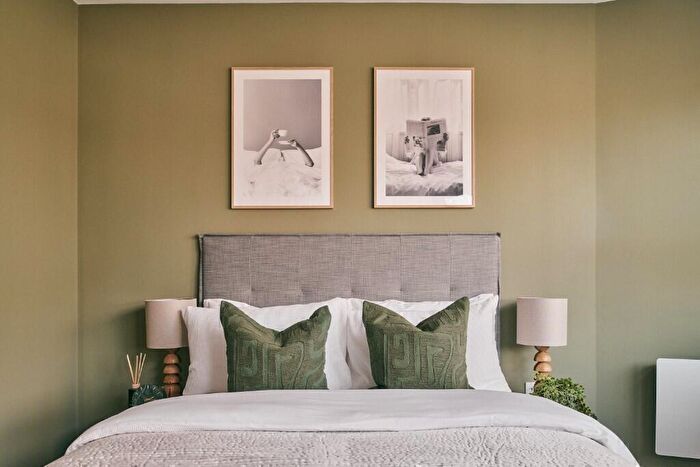 2 Bedroom Apartment To Rent In The Octagon - Great Charles Street Queensway, Birmingham, B3