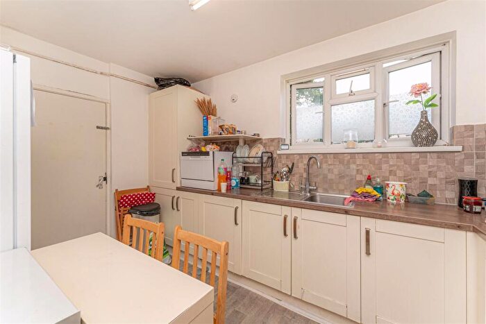 3 Bedroom Flat For Sale In Bouvier Road, Enfield, EN3