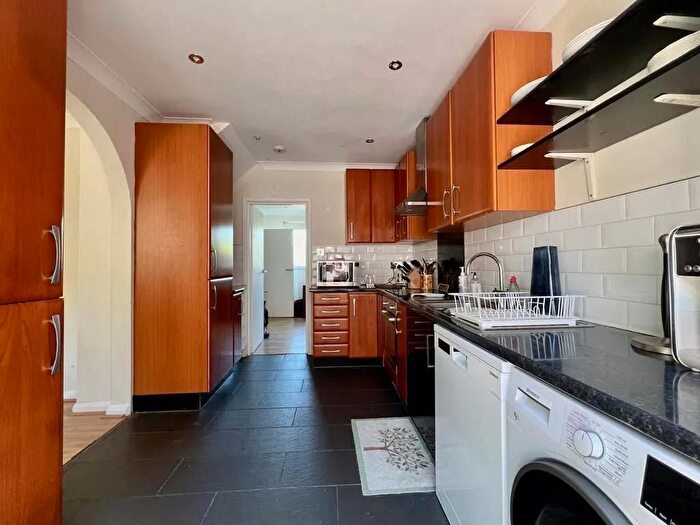 4 Bedroom Terraced House To Rent In Athlone Road, London, SW2