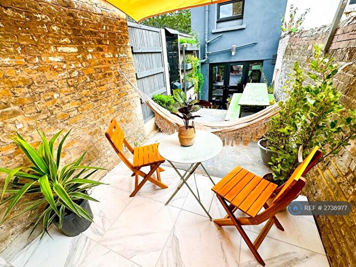 1 Bedroom Flat To Rent In Daneville Road, London, SE5