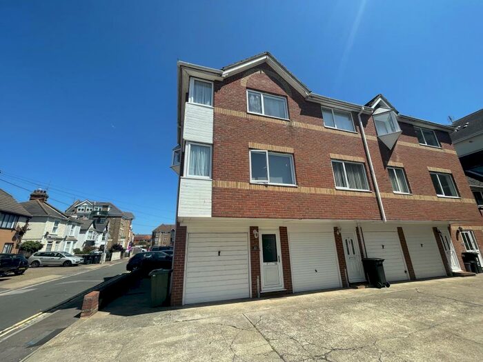 2 Bedroom House To Rent In Church Crescent, Clacton-On-Sea, CO15